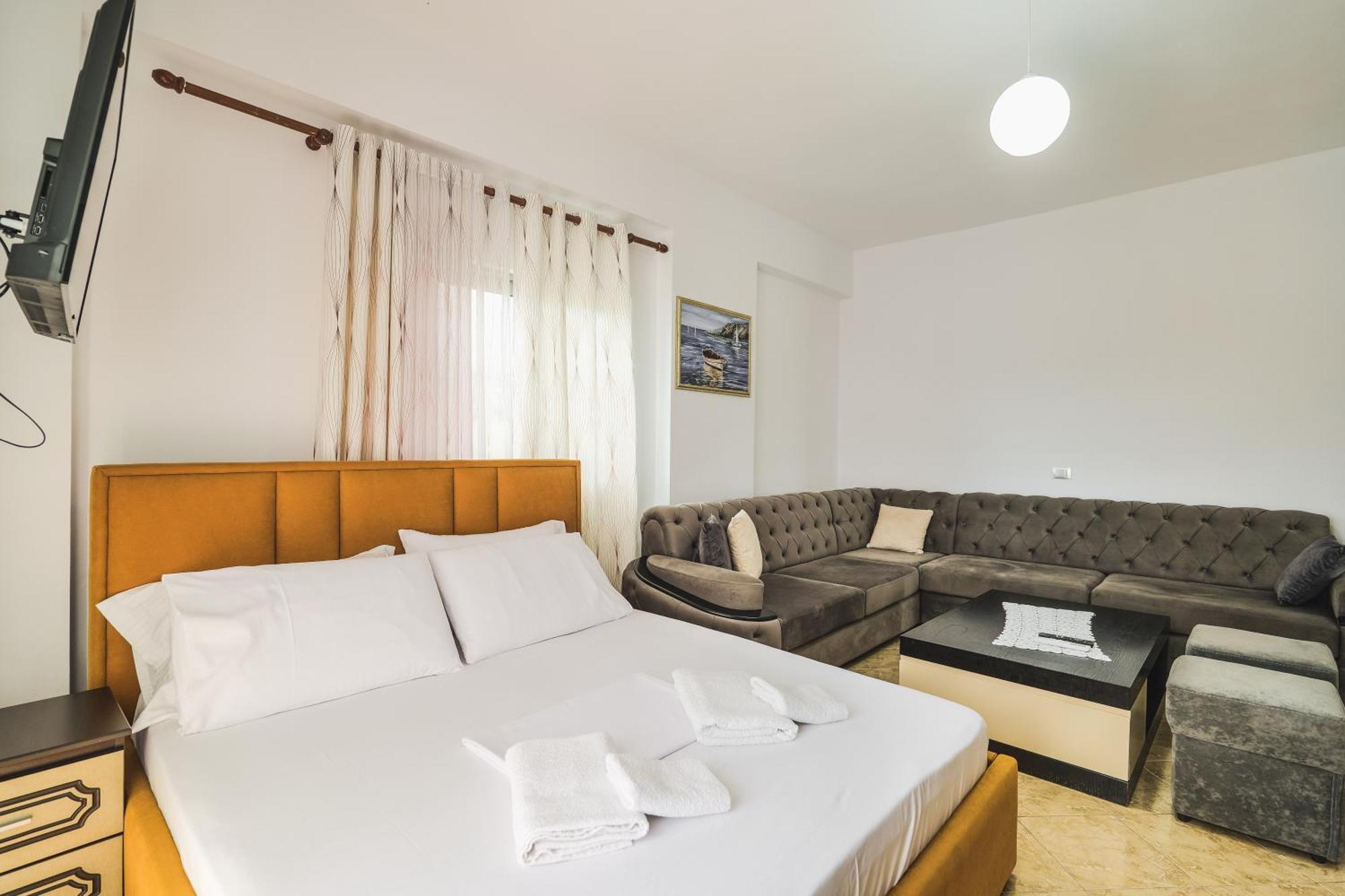 Hotel Renato Εξαμίλιο Εξωτερικό φωτογραφία
