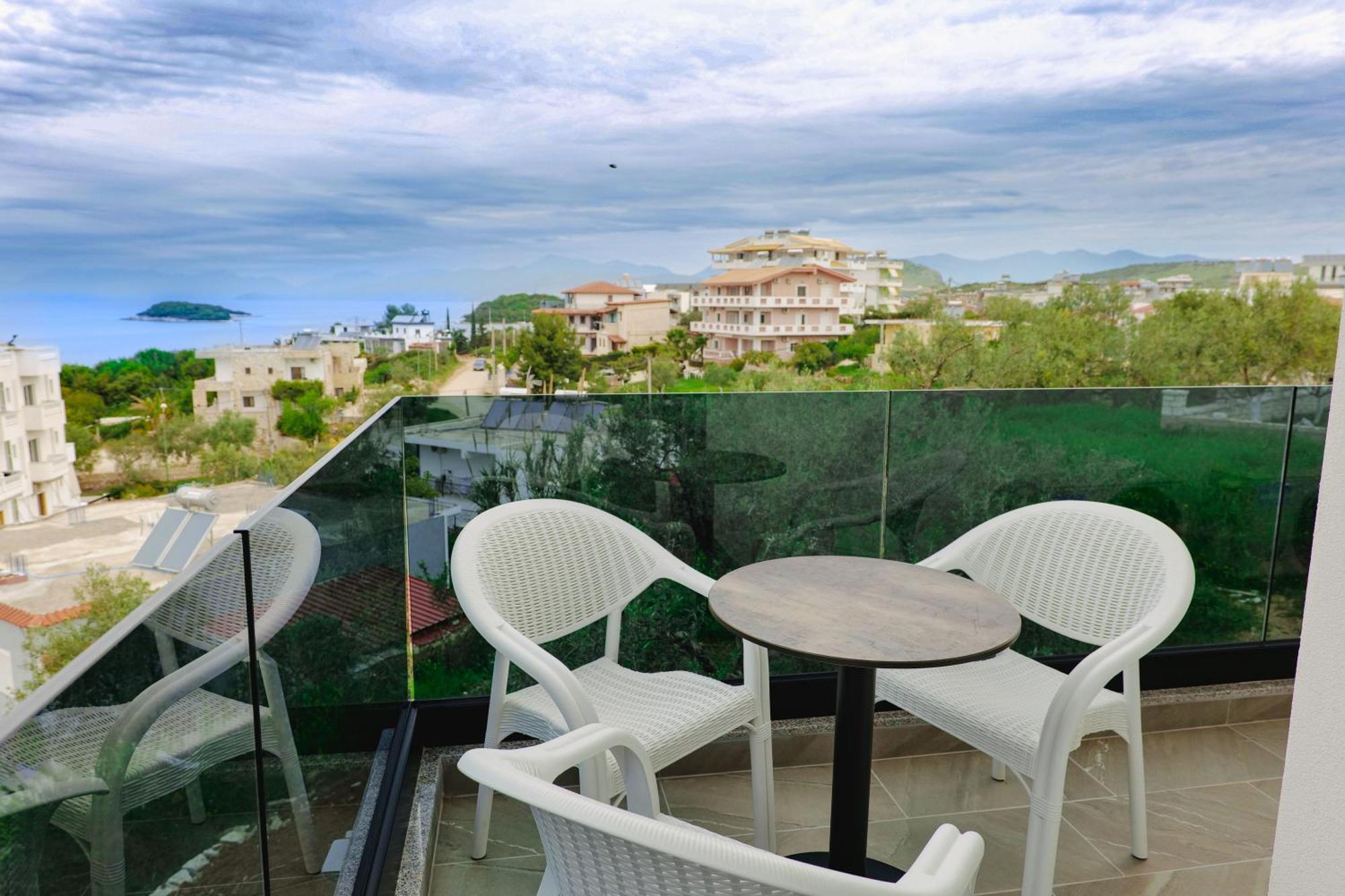 Hotel Renato Εξαμίλιο Εξωτερικό φωτογραφία